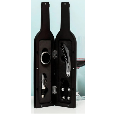 Wijnfles met wijnaccessoires